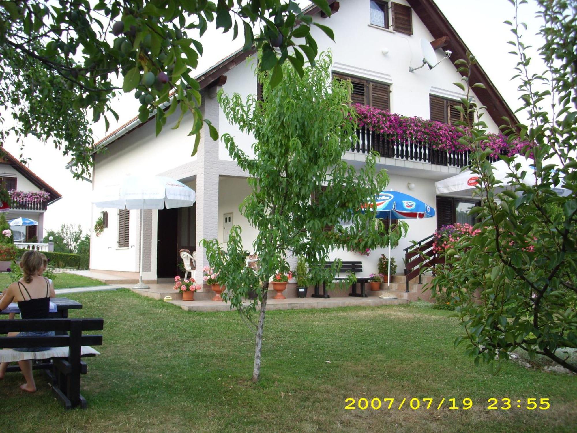 Guest House Adrijana Селище Дрезницко Екстериор снимка