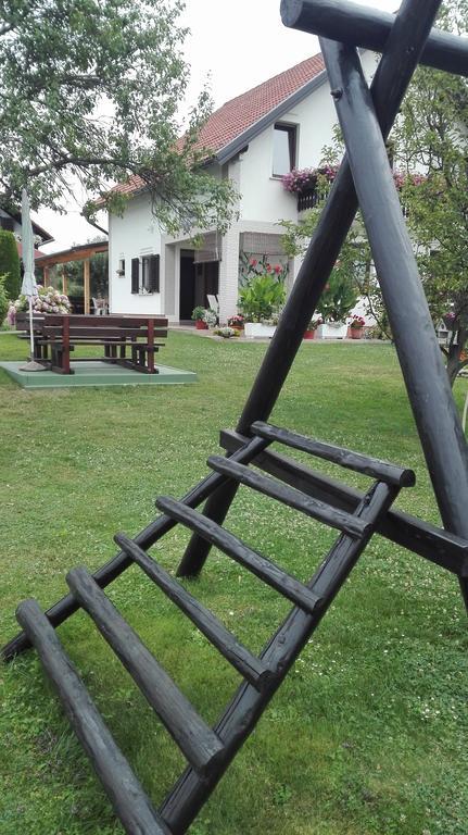 Guest House Adrijana Селище Дрезницко Екстериор снимка